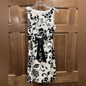 Dress Barn Black & White Floral A Line Dress, Size 10 Evening Party Wedding